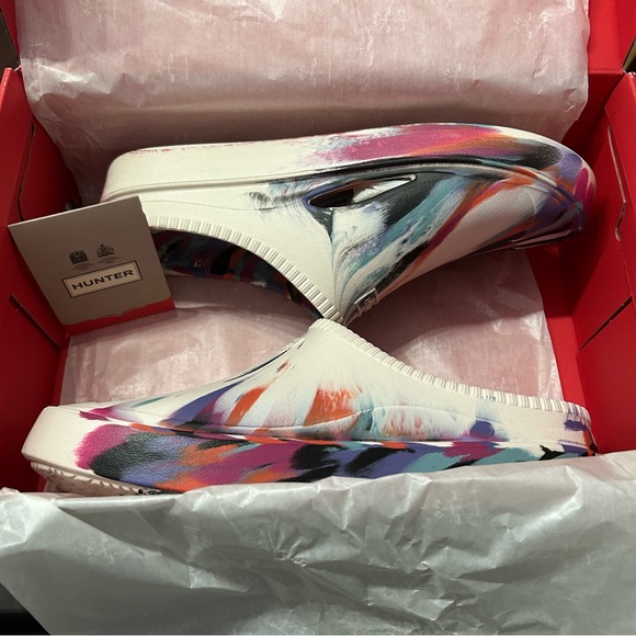 HUNTER • NEW IN BOX Unisex In and Out Bloom Algae Marble Foam Clogs - Picture 8 of 10